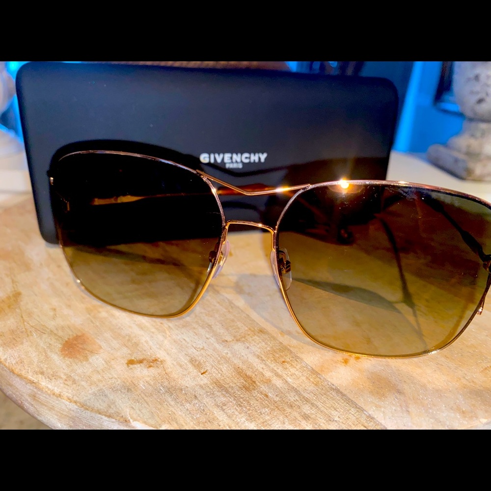 Givency classic sunnies